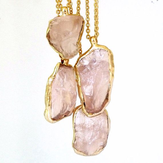 آویز سنگ رزکوارتز (Rose Quartz)