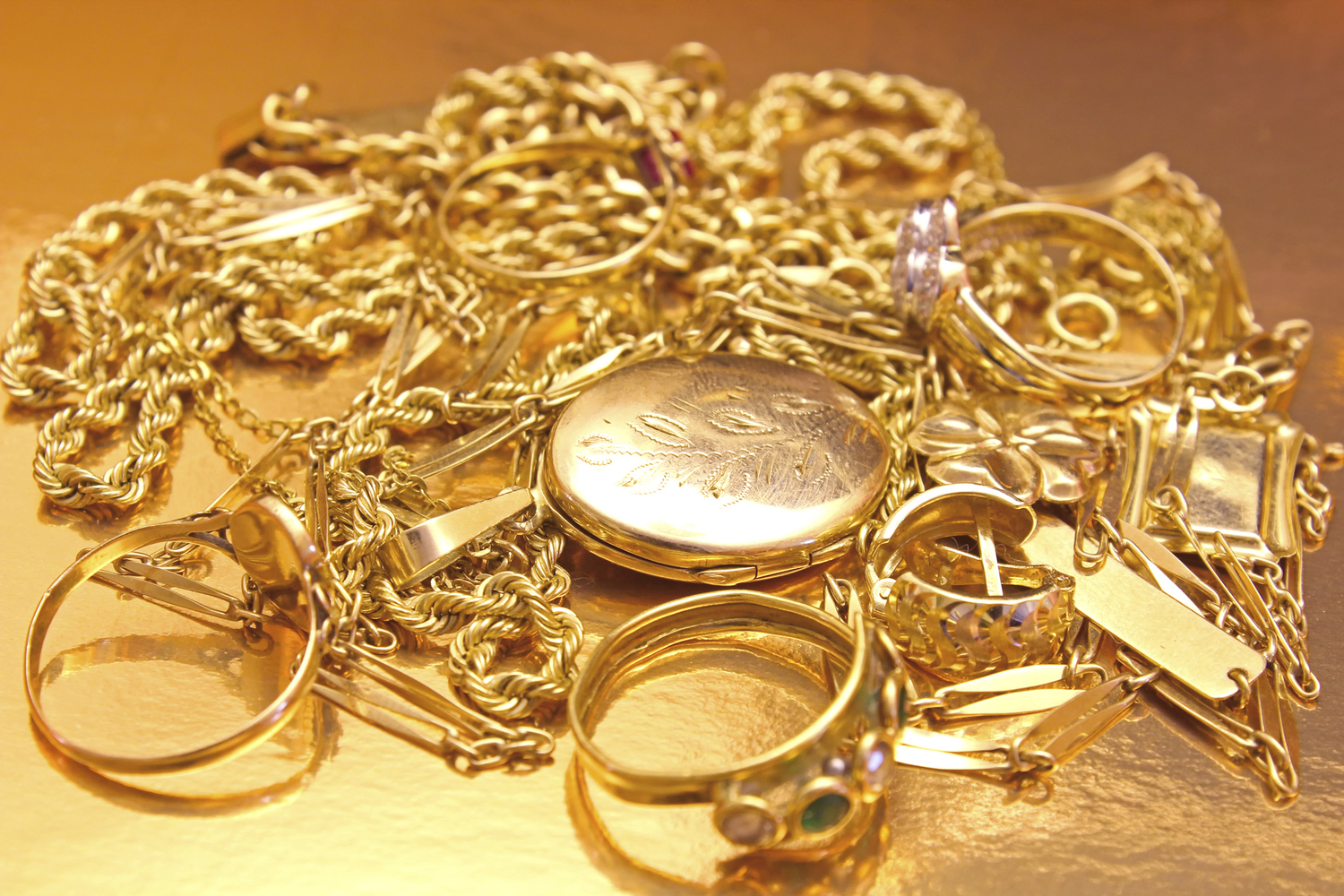 انواع حلقه طلا و جواهرات