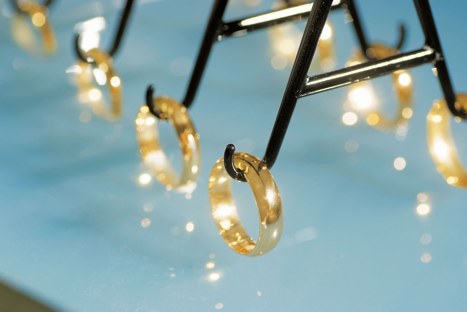 تمیز کردن حلقه های طلا با دستگاه التراسونیک