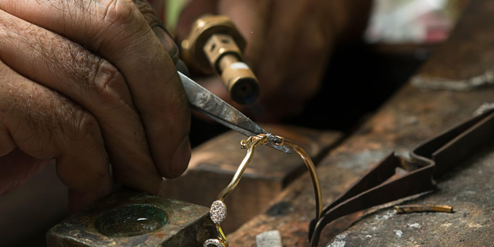 کارگاه طلا و جواهر دست ساز 