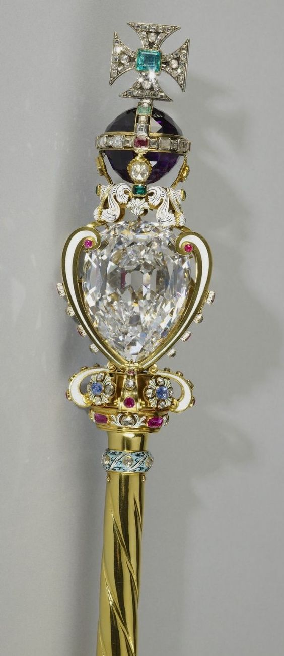 گنجینه و جواهرات ملکه انگلیس