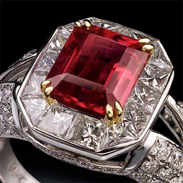 انگشتر جواهر با سنگ بریل قرمز(Red beryl)