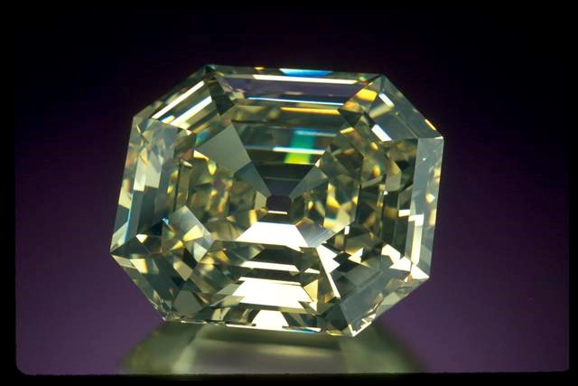 الماس 127.01 قیراطی " Portuguese Diamond"