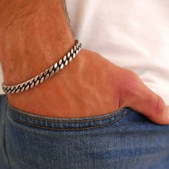 دستبند مردانه مناسب روز مرد