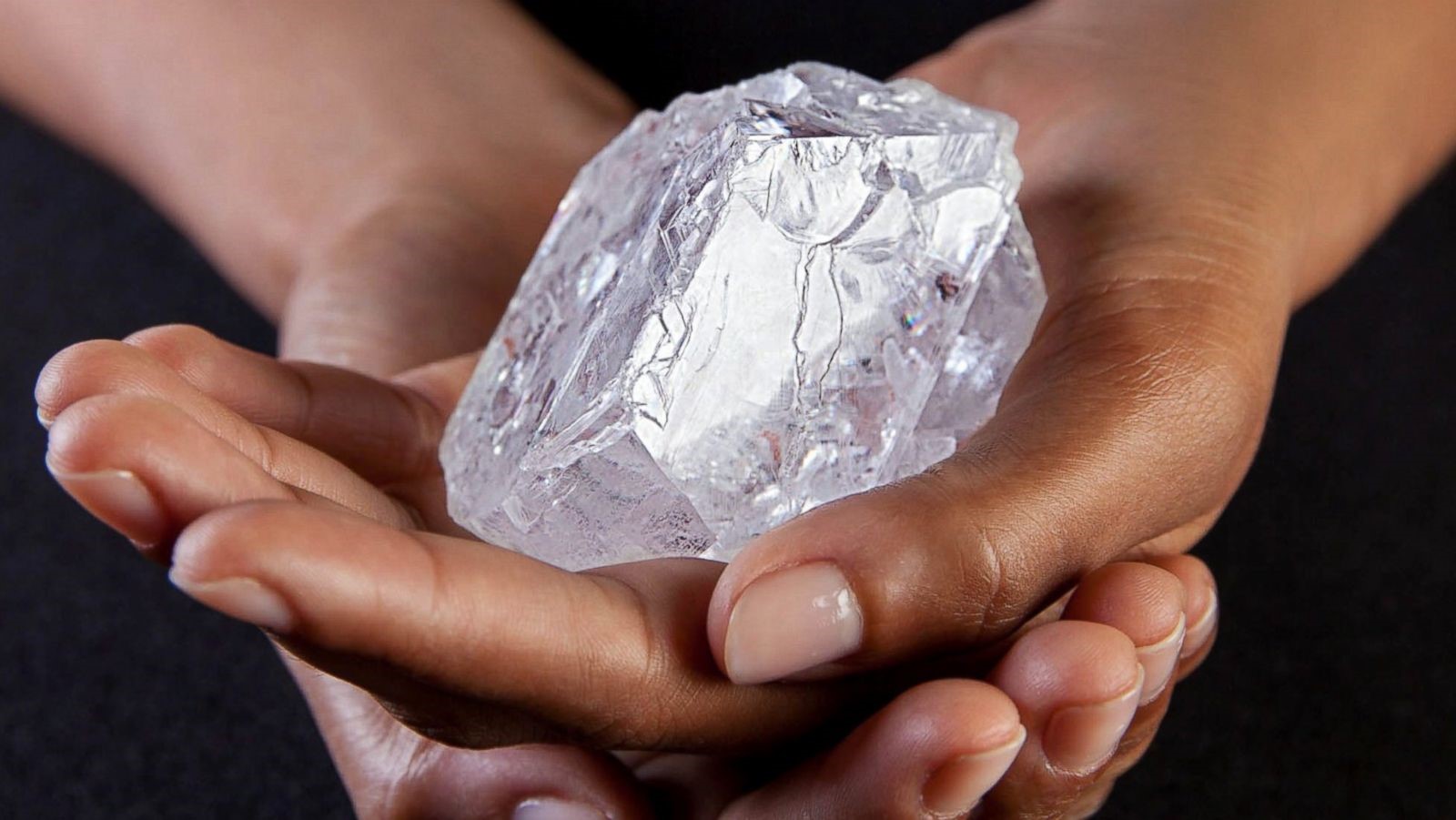 الماس چیست؟ ساختار الماس چیست؟